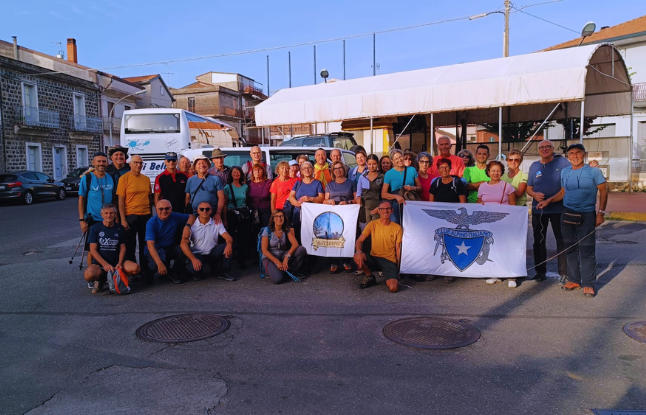 Sulle antiche vie di fede: Il Cammino di Tindari di Giuseppe con la sua Compagnia dell&#8217;Ostello