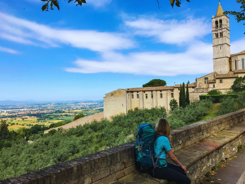 Assisi–Loreto: il pellegrinaggio di Stefania e Fabio lungo la storica Via Lauretana
