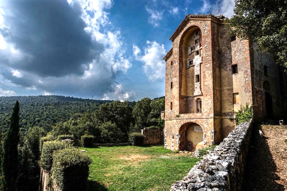 Cammino d’Etruria, tra le necropoli degli antichi Etruschi