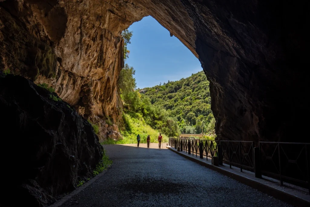 Questa immagine ha l'attributo alt vuoto; il nome del file è Cammino-Minerario-di-Santa-Barbara-luoghi-iconici-4-1-1024x683.webp